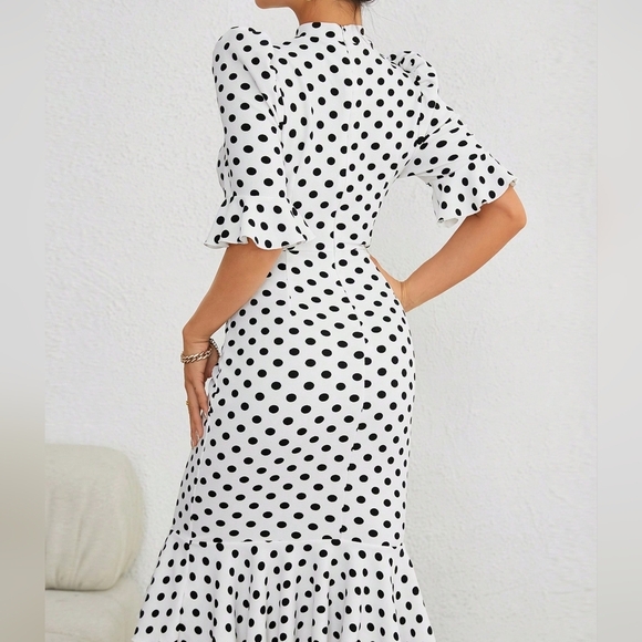Polka Dot Print Flare Sleeve Mermaid Hem Dress - Picture 4 of 6